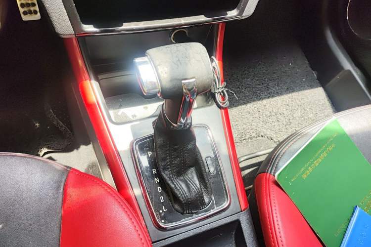 Used BAIC Senova X25 2015 1.5L Automatic Elite Model Gear Lever