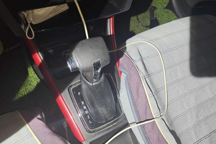Used BAIC Senova X25 2015 1.5L Automatic Elite Model Gear Lever