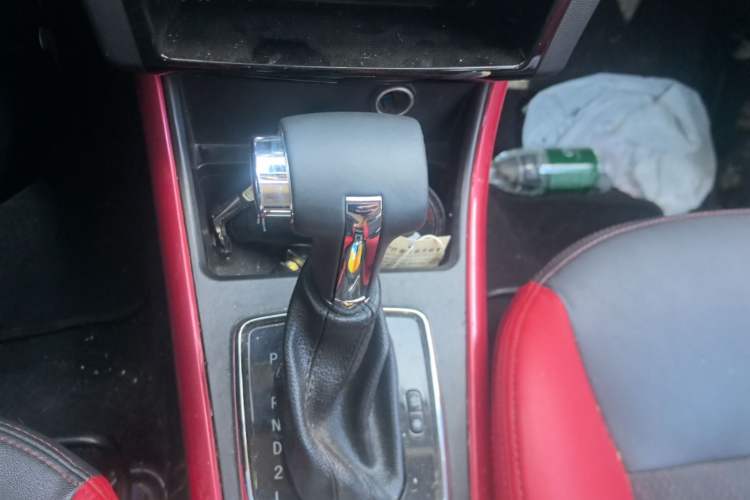 Used BAIC Senova X25 2015 1.5L Automatic Elite Model Gear Lever