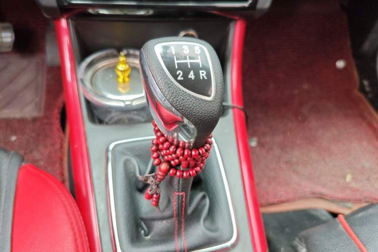 Used BAIC Senova X25 2015 1.5L Manual Elite Edition Gear Lever