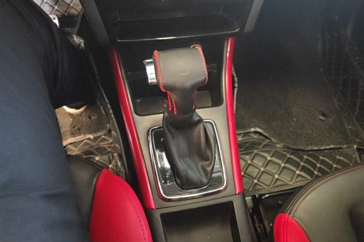 Used BAIC Senova X25 2015 1.5L Automatic Elite Model Gear Lever