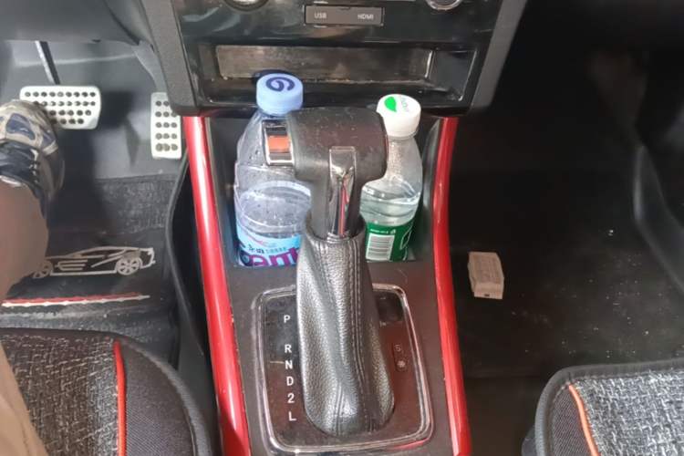Used BAIC Senova X25 2015 1.5L Automatic Elite Model Gear Lever