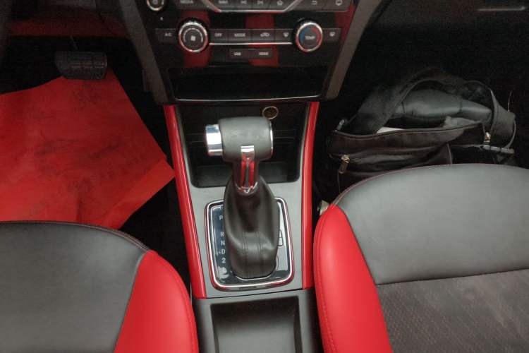 Used BAIC Senova X25 2015 1.5L Automatic Elite Model Gear Lever
