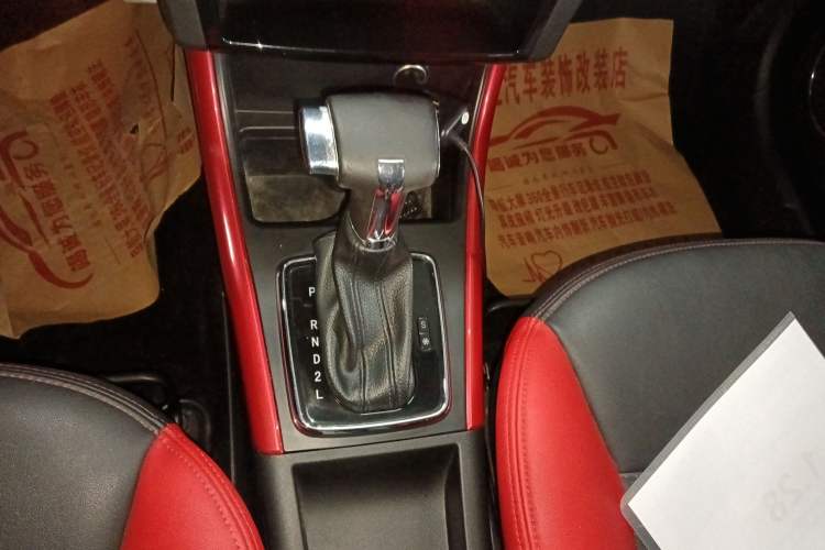 Used BAIC Senova X25 2015 1.5L automatic luxury version Gear Lever