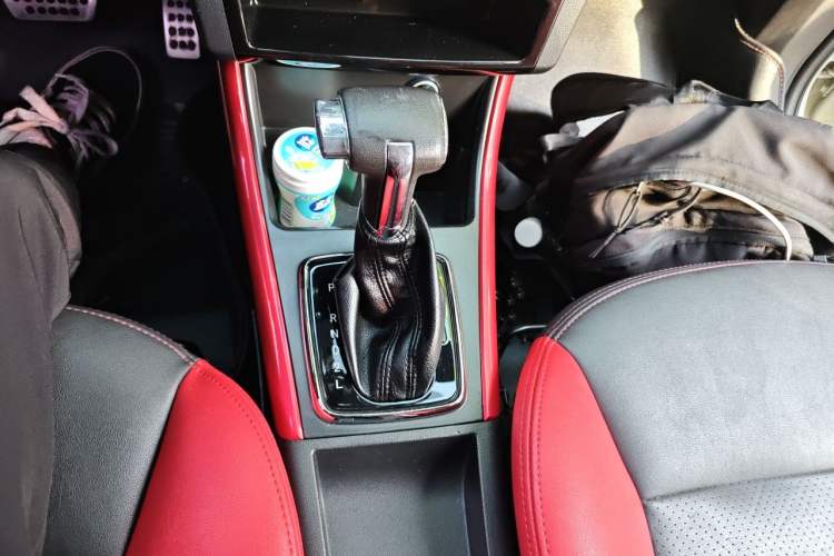 Used BAIC Senova X25 2015 1.5L automatic luxury version Gear Lever