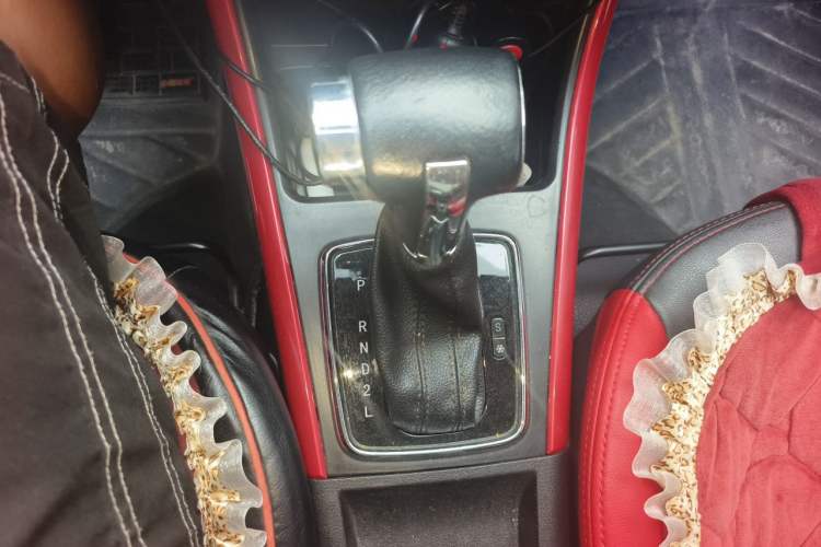 Used BAIC Senova X25 2015 1.5L Automatic Elite Model Gear Lever