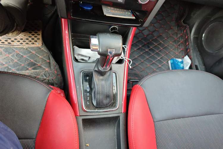 Used BAIC Senova X25 2015 1.5L Automatic Elite Model Gear Lever