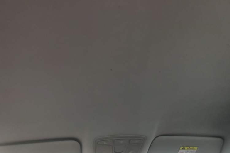 Used BAIC Senova X25 2015 1.5L manual Comfort trim level Headliner