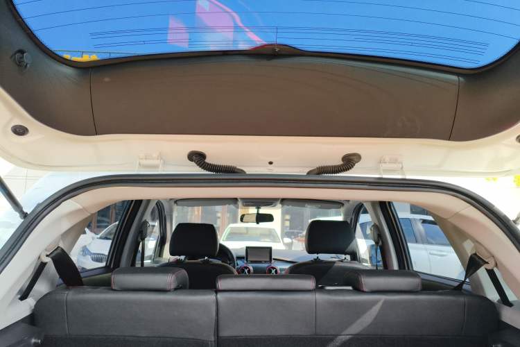 Used BAIC Senova X25 2015 1.5L Automatic Elite Model Headliner