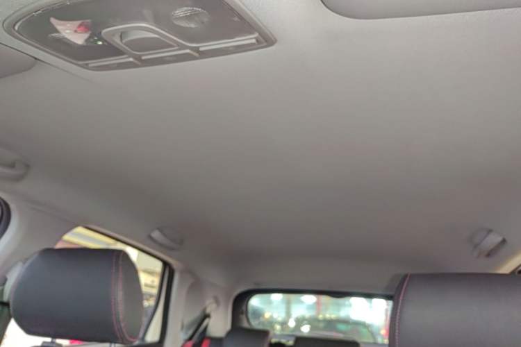 Used BAIC Senova X25 2015 1.5L manual Comfort trim level Headliner