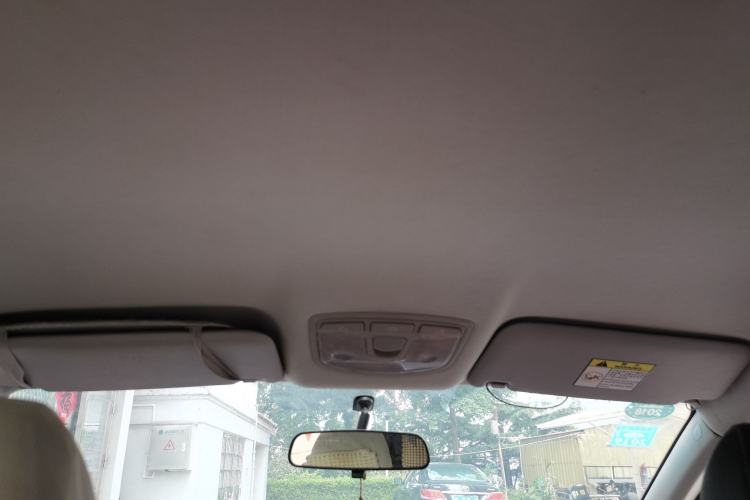 Used BAIC Senova X25 2015 1.5L manual Comfort trim level Headliner