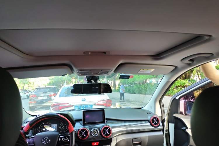 Used BAIC Senova X25 2015 1.5L automatic luxury version Headliner
