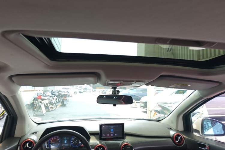 Used BAIC Senova X25 2015 1.5L Manual Elite Edition Headliner
