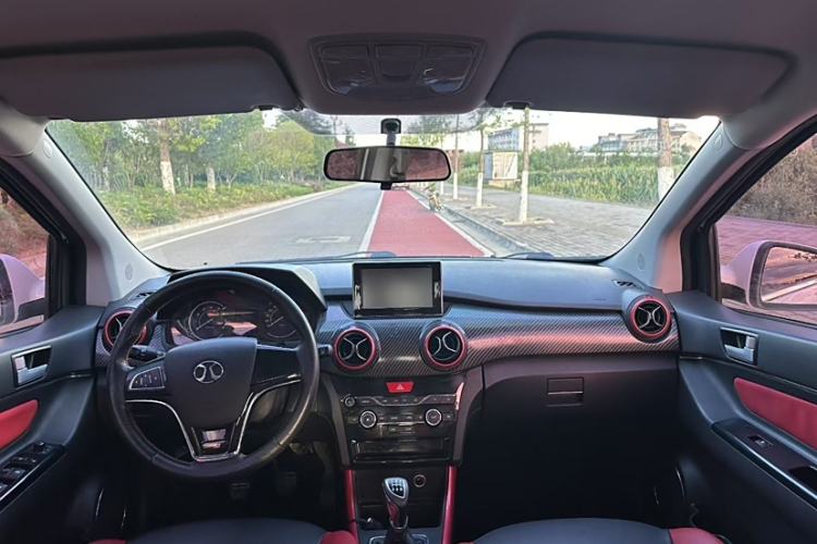 Used BAIC Senova X25 2015 1.5L manual Comfort trim level Interior 1