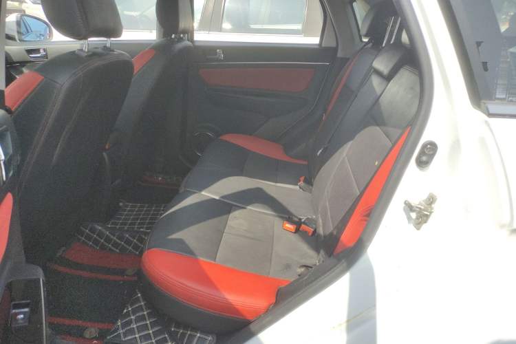 Used BAIC Senova X25 2015 1.5L Manual Elite Edition Interior 1