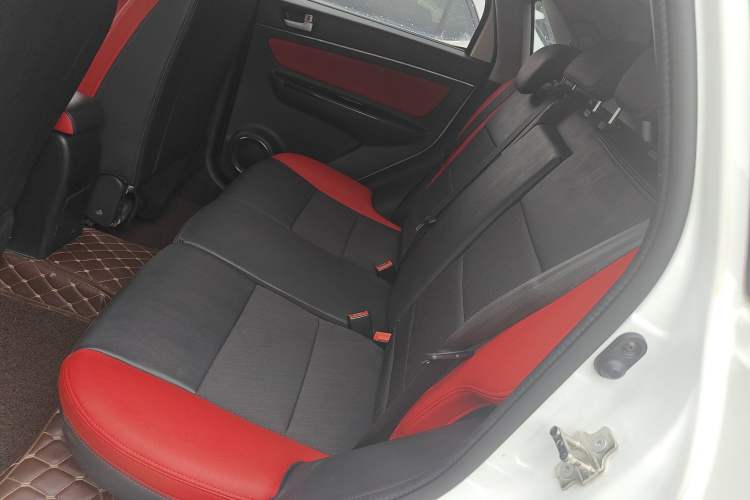 Used BAIC Senova X25 2015 1.5L Manual Elite Edition Interior 1