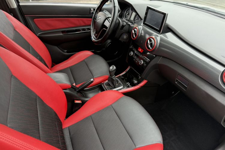 Used BAIC Senova X25 2015 1.5L Manual Elite Edition Interior 2
