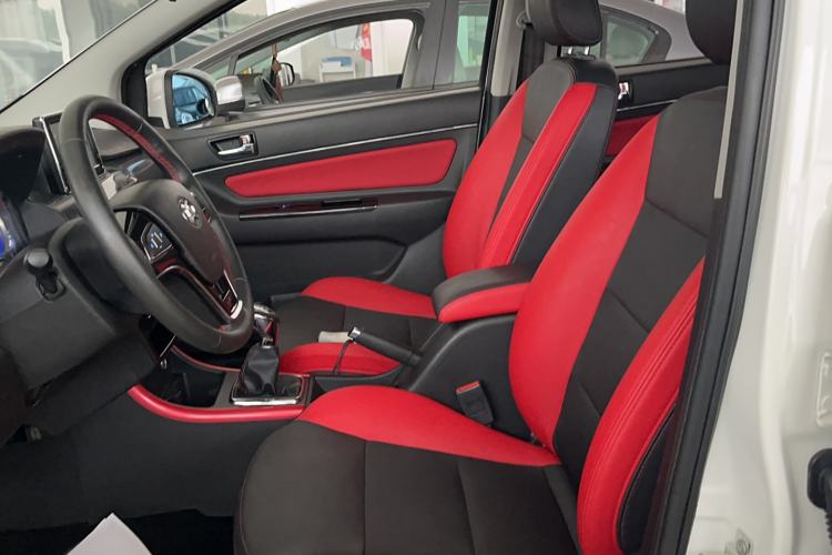 Used BAIC Senova X25 2015 1.5L Manual Elite Edition Interior 2