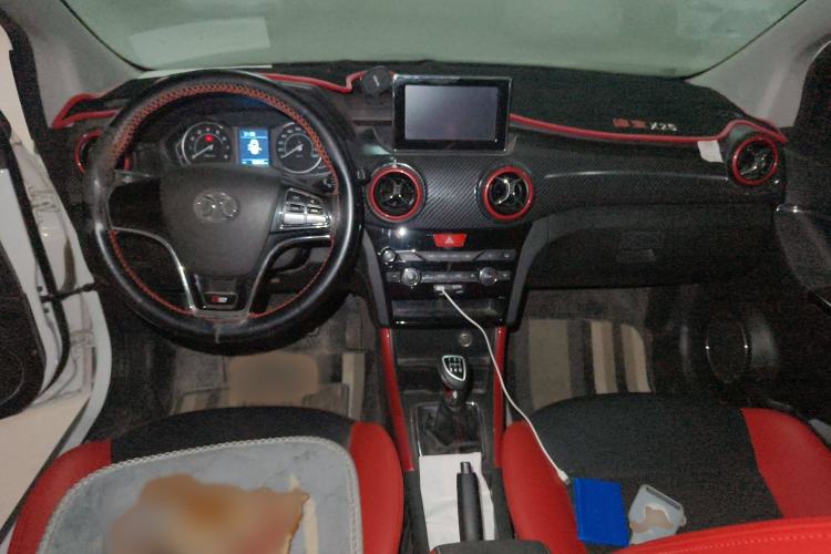Used BAIC Senova X25 2015 1.5L Manual Elite Edition Interior 2