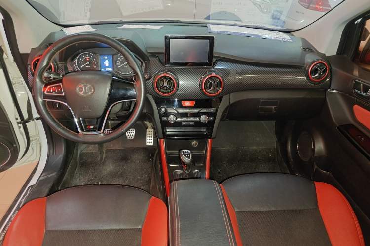 Used BAIC Senova X25 2015 1.5L Manual Elite Edition Interior 3