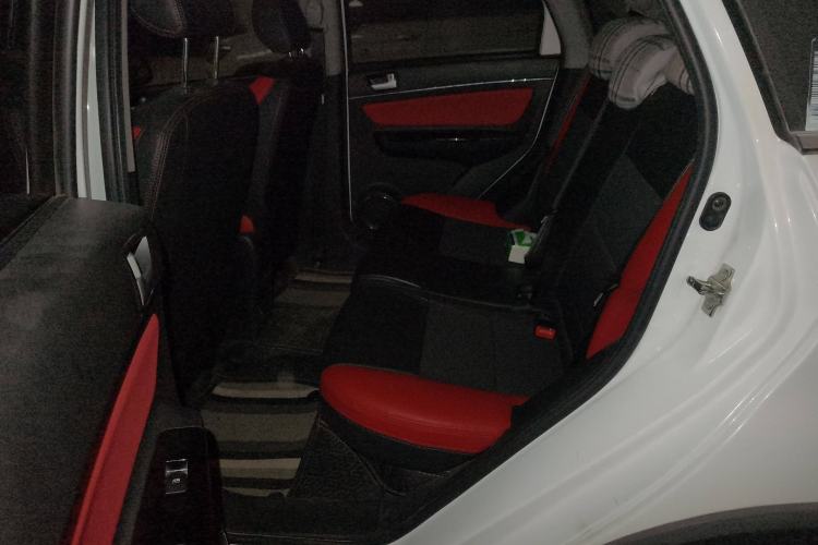 Used BAIC Senova X25 2015 1.5L Manual Elite Edition Interior 4