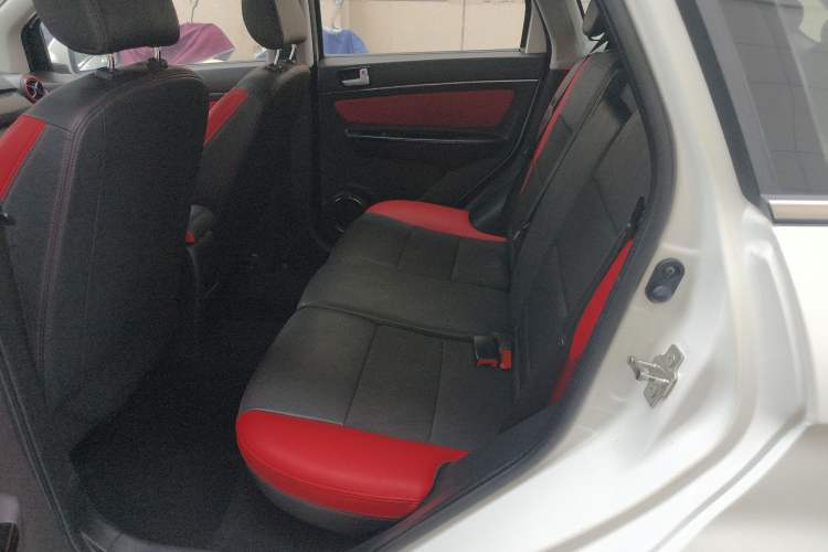 Used BAIC Senova X25 2015 1.5L Automatic Elite Model Interior 4