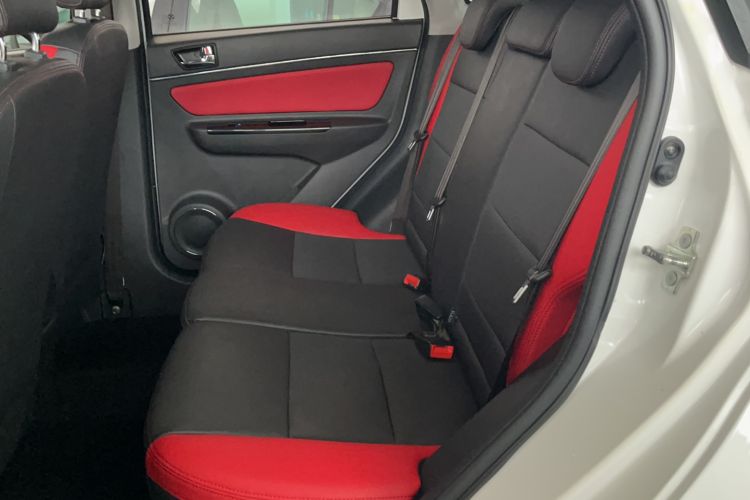 Used BAIC Senova X25 2015 1.5L Manual Elite Edition Interior 5