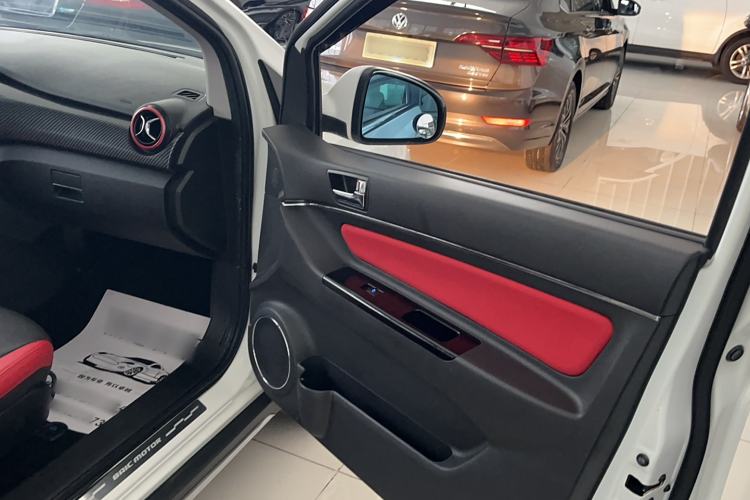 Used BAIC Senova X25 2015 1.5L Manual Elite Edition Interior 8