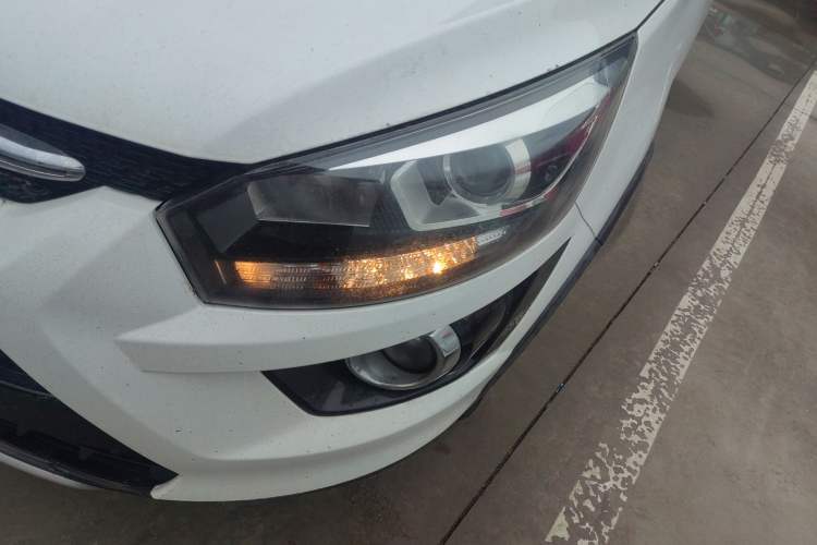 Used BAIC Senova X25 2015 1.5L Manual Elite Edition Left Front Headlight