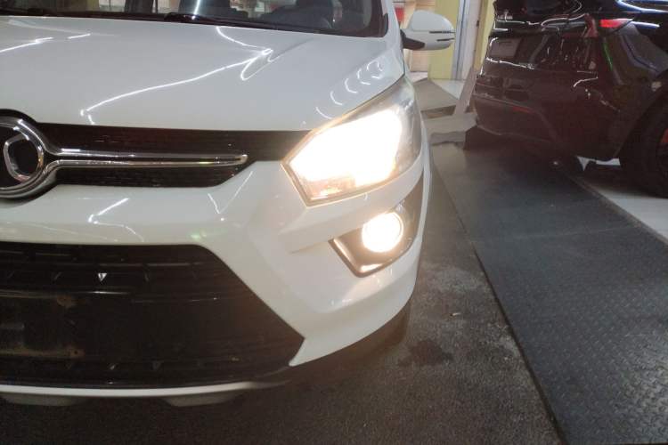 Used BAIC Senova X25 2015 1.5L Manual Elite Edition Left Front Headlight