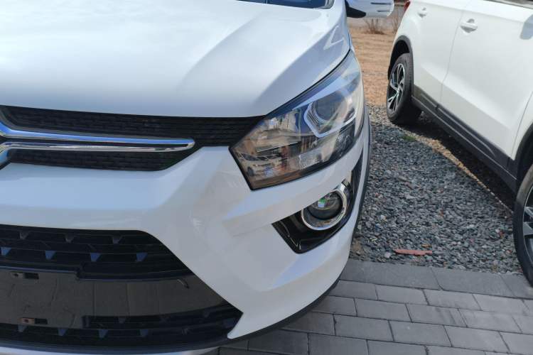 Used BAIC Senova X25 2015 1.5L Automatic Elite Model Left Front Headlight