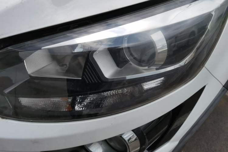 Used BAIC Senova X25 2015 1.5L Automatic Elite Model Left Front Headlight