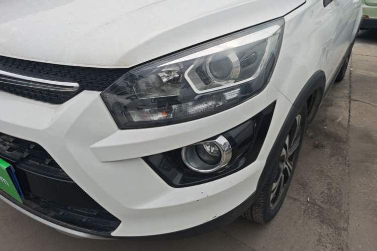 Used BAIC Senova X25 2015 1.5L Automatic Elite Model Left Front Headlight