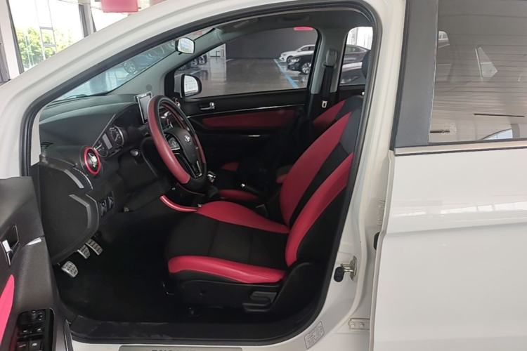 Used BAIC Senova X25 2015 1.5L manual Comfort trim level Left Front Seat