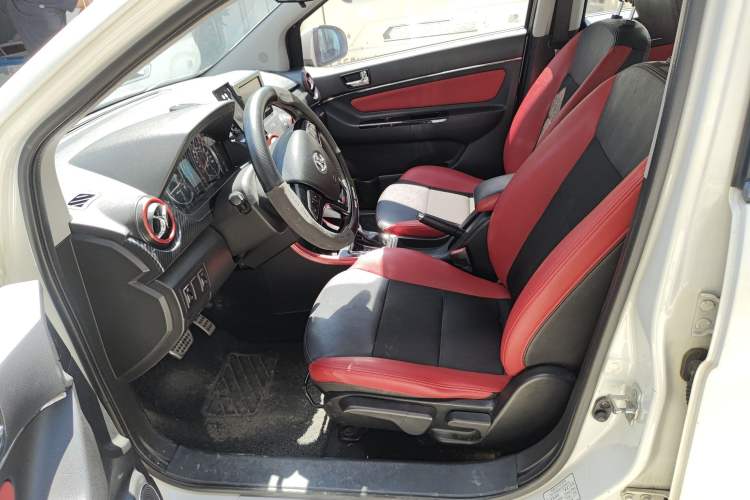 Used BAIC Senova X25 2015 1.5L Automatic Elite Model Left Front Seat