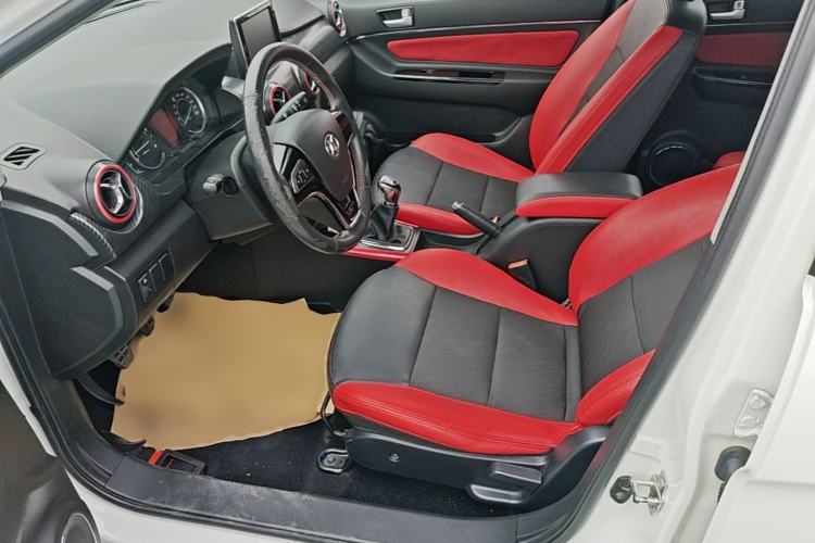 Used BAIC Senova X25 2015 1.5L manual Comfort trim level Left Front Seat