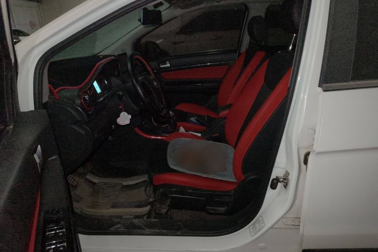 Used BAIC Senova X25 2015 1.5L Manual Elite Edition Left Front Seat