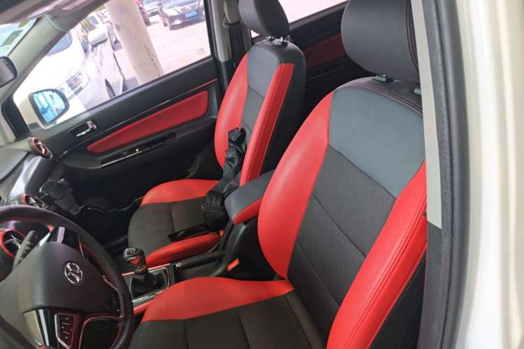 Used BAIC Senova X25 2015 1.5L Manual Elite Edition Left Front Seat