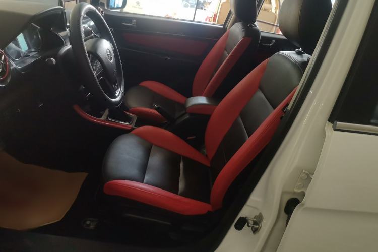 Used BAIC Senova X25 2015 1.5L automatic luxury version Left Front Seat