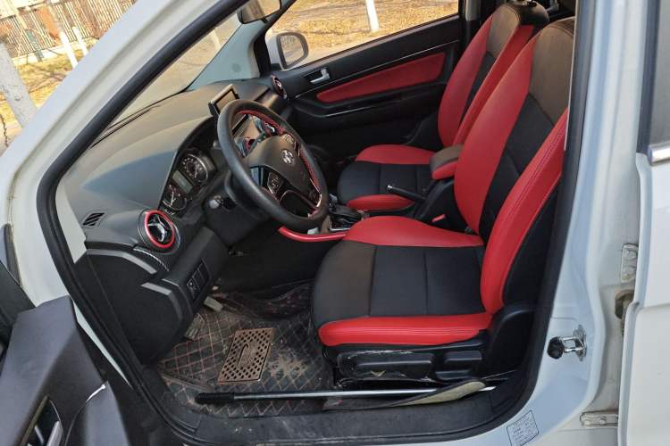 Used BAIC Senova X25 2015 1.5L Automatic Elite Model Left Front Seat
