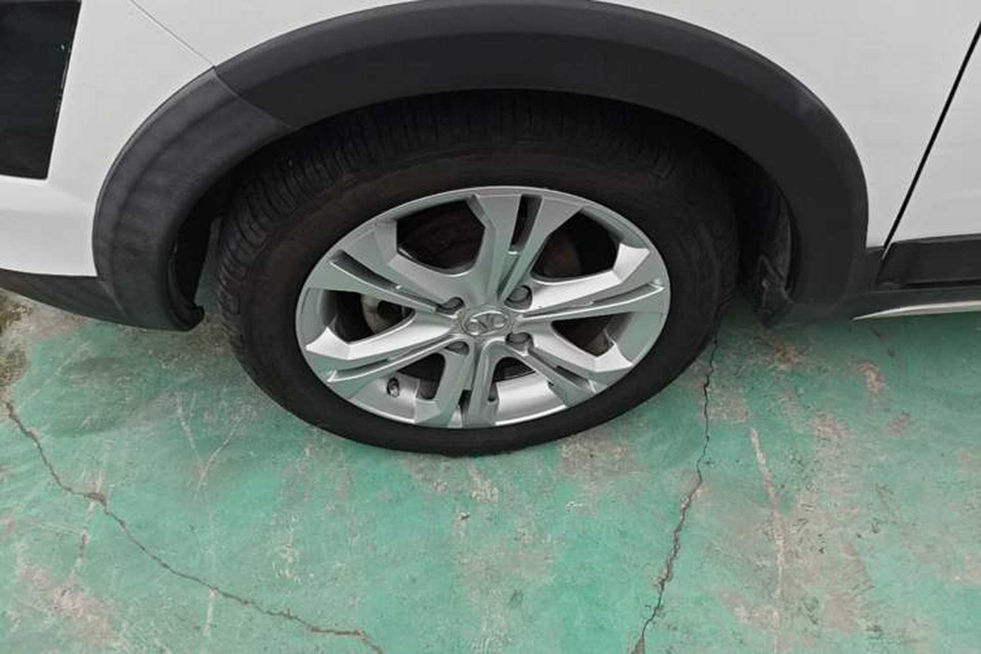 Used BAIC Senova X25 2015 1.5L manual Comfort trim level Left Front Wheel Hub