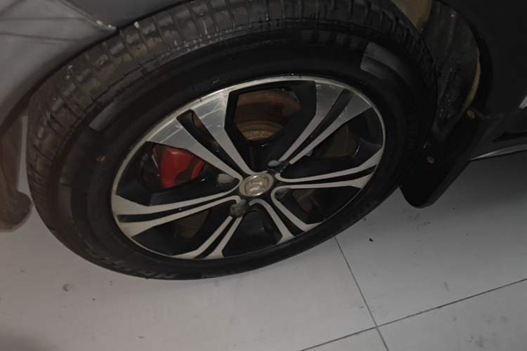 Used BAIC Senova X25 2015 1.5L Manual Elite Edition Left Front Wheel Hub