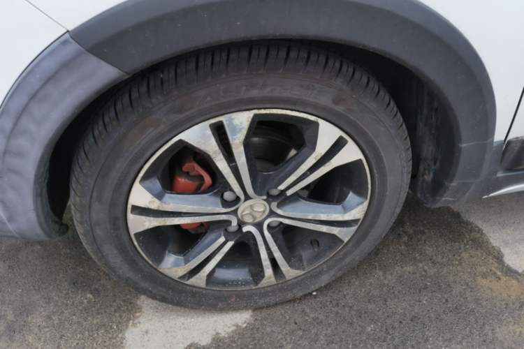 Used BAIC Senova X25 2015 1.5L Automatic Elite Model Left Front Wheel Hub