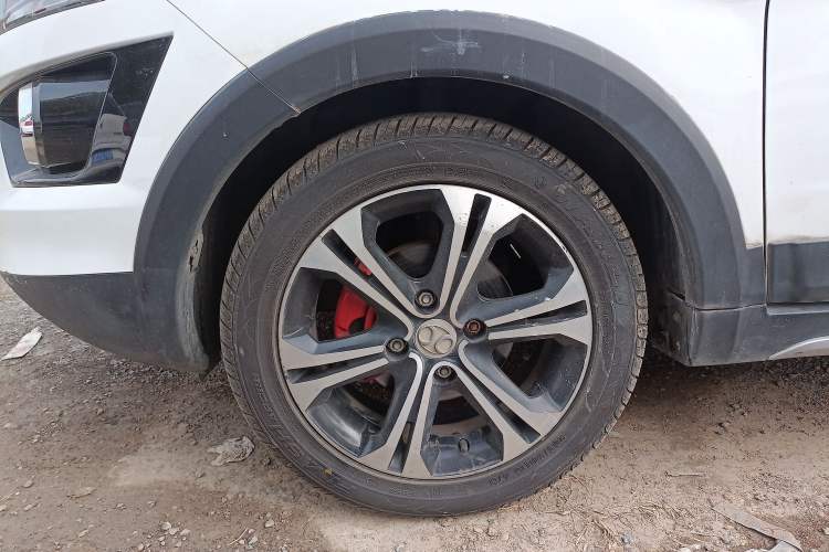 Used BAIC Senova X25 2015 1.5L Manual Elite Edition Left Front Wheel Hub