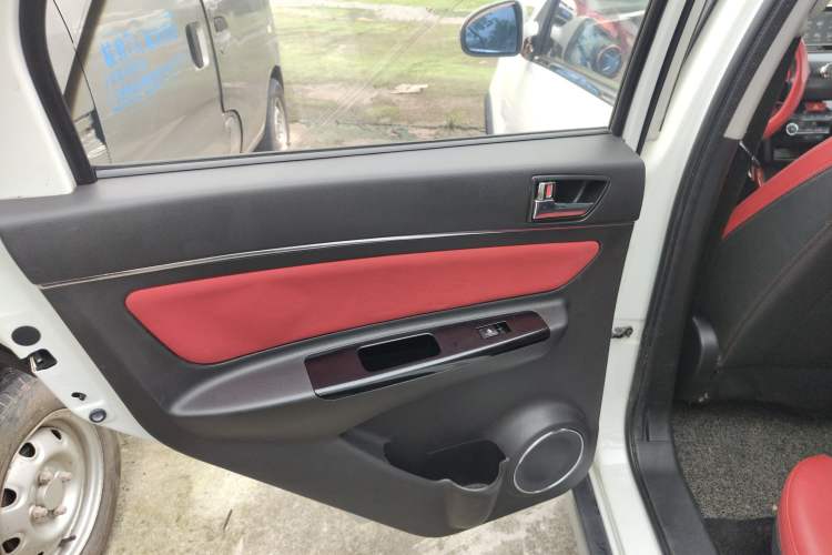 Used BAIC Senova X25 2015 1.5L Manual Elite Edition Left Rear Door Interior
