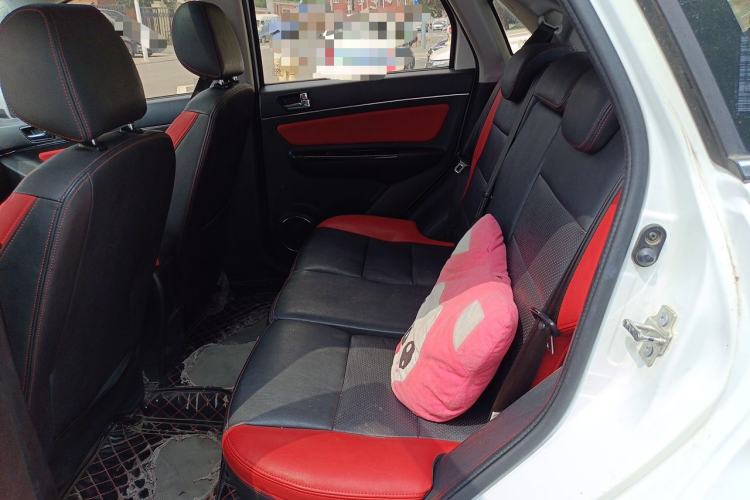 Used BAIC Senova X25 2015 1.5L automatic luxury version Left Rear Seat