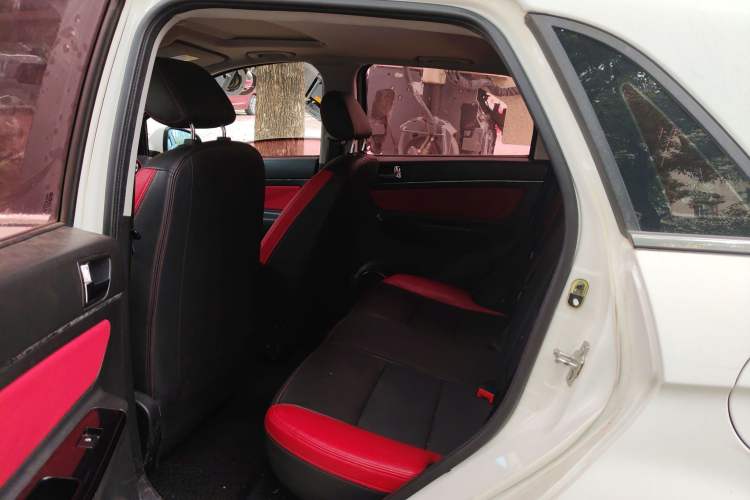Used BAIC Senova X25 2015 1.5L Manual Elite Edition Left Rear Seat