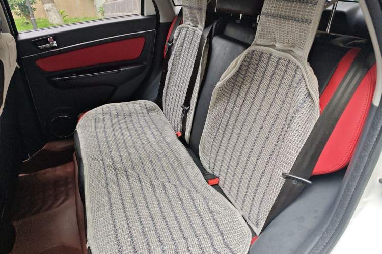 Used BAIC Senova X25 2015 1.5L Manual Elite Edition Left Rear Seat