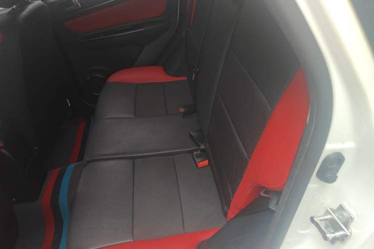 Used BAIC Senova X25 2015 1.5L Manual Elite Edition Left Rear Seat