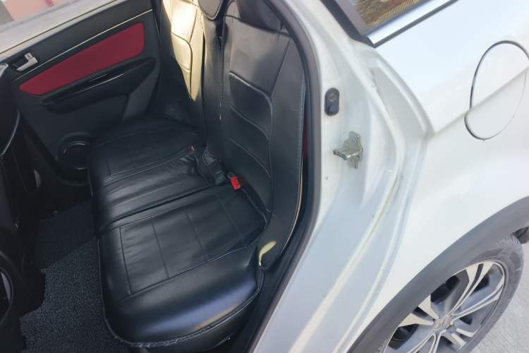 Used BAIC Senova X25 2015 1.5L Manual Elite Edition Left Rear Seat